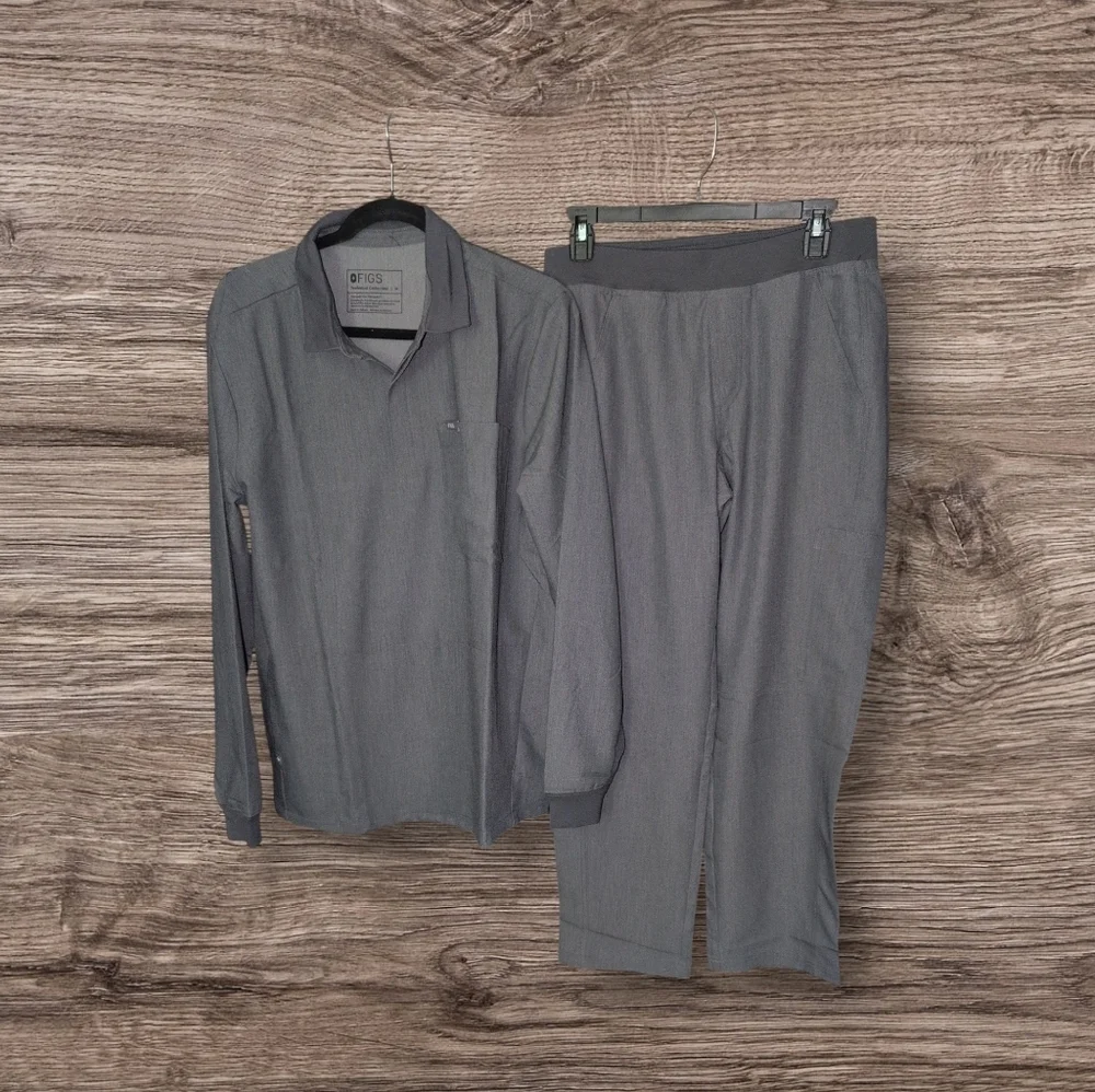New Figs Men's Scrub Set